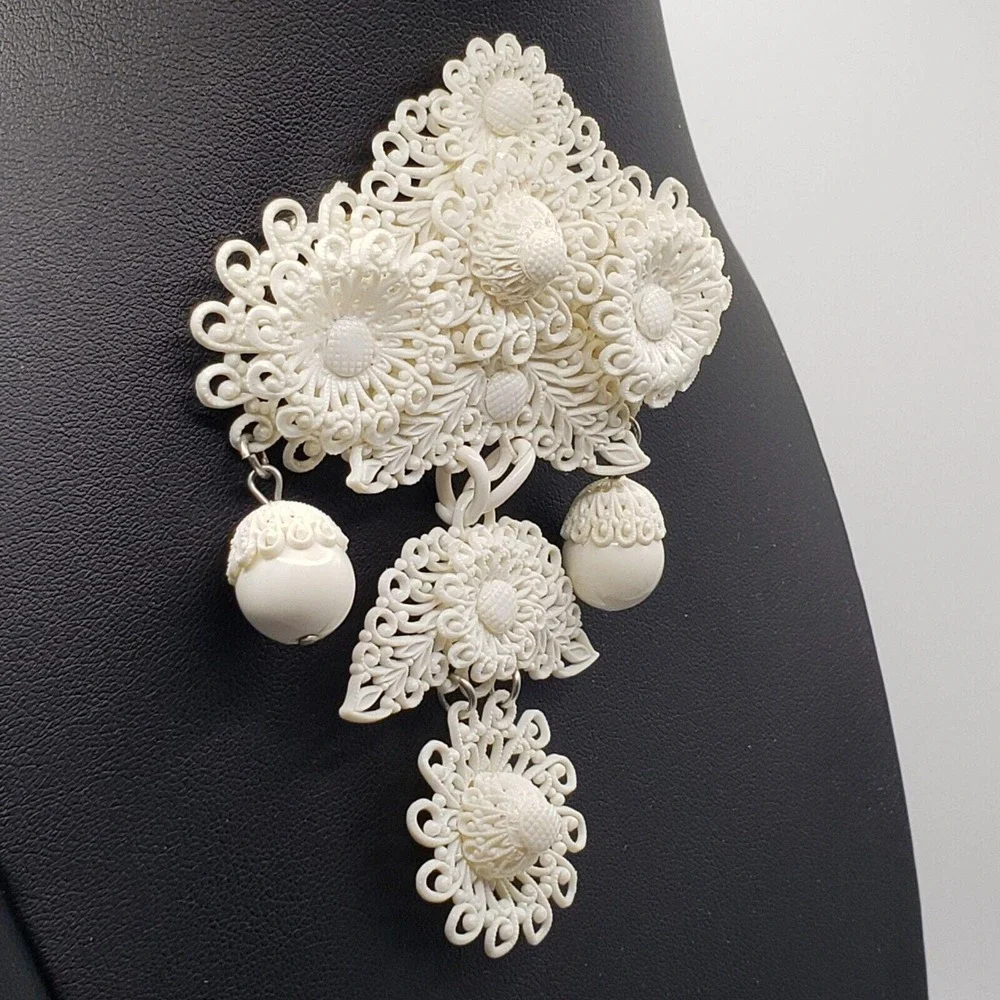 Antique Victorian Celluloid‎ Dangle Brooch Filigree White Ball Drop Pin Acrylic